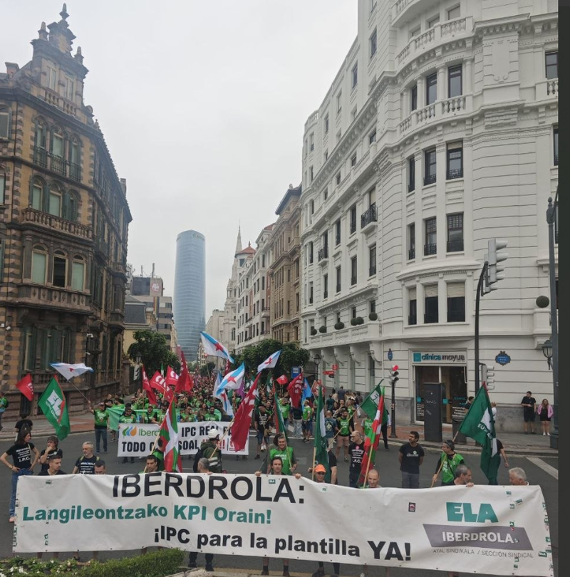 ELA_Sindikatua's tweet photo. #Greba #Iberdrola|n

❌Irabaziak nabarmen handitzen ditu enpresak, baina langileei soldata igoerak ukatzen dizkie

📲https://t.co/hKm8pwNs0Z

#Huelga #Iberdrola

❌ La empresa dispara beneficios mientras niega subidas salariales a la plantilla

📲https://t.co/8lIIrqz3NX https://t.co/5fIbJQo5rP
