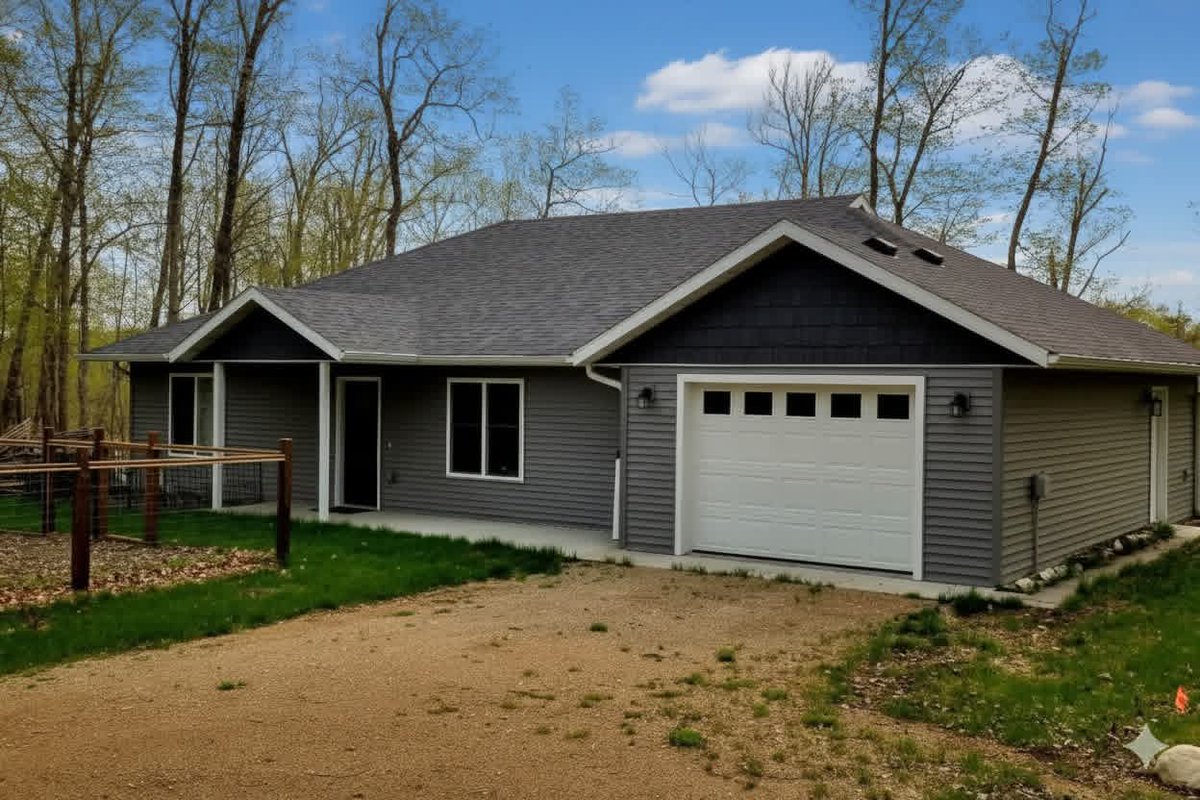 MLC_CustomHomes's tweet photo. "We met with several contractors prior to building our new home in rural Detroit Lakes, MN. Bryan was very accommodating to meet and review building plans and gave us ideas along with cost estimates.
Once we decided to use MLC Custom Homes they provided us with a very clear https://t.co/b6tBwUxKpf