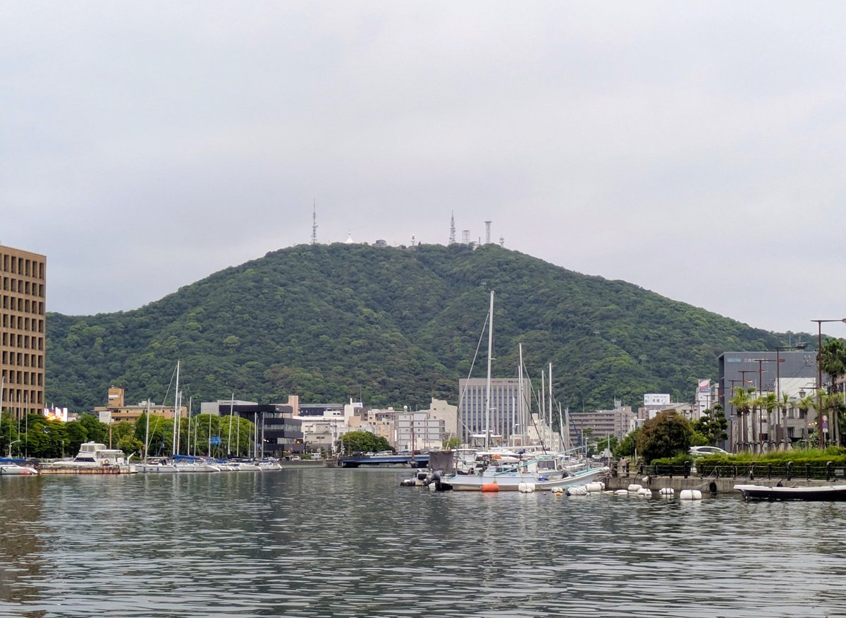 penta_kumausa's tweet photo. 徳島１　川沿いは綺麗に整備されている https://t.co/dlI60W9atw