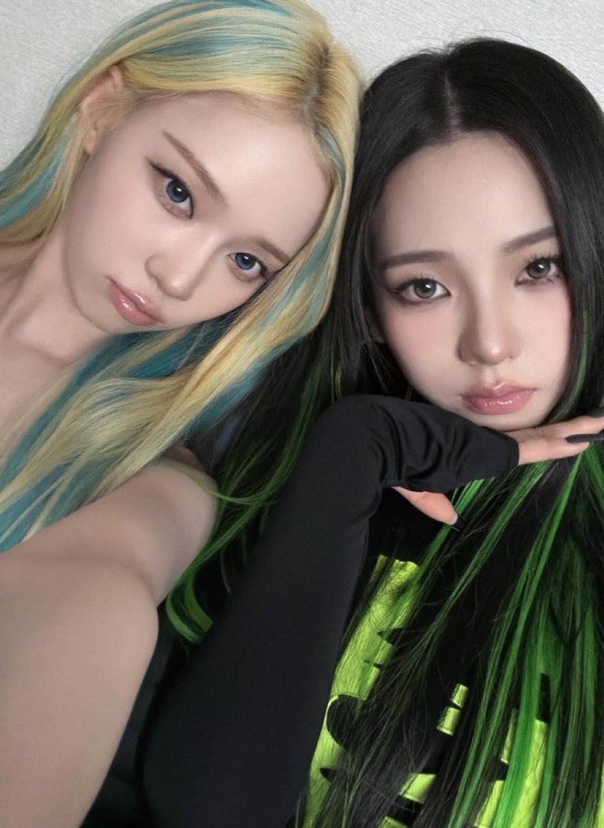 elly tweet media