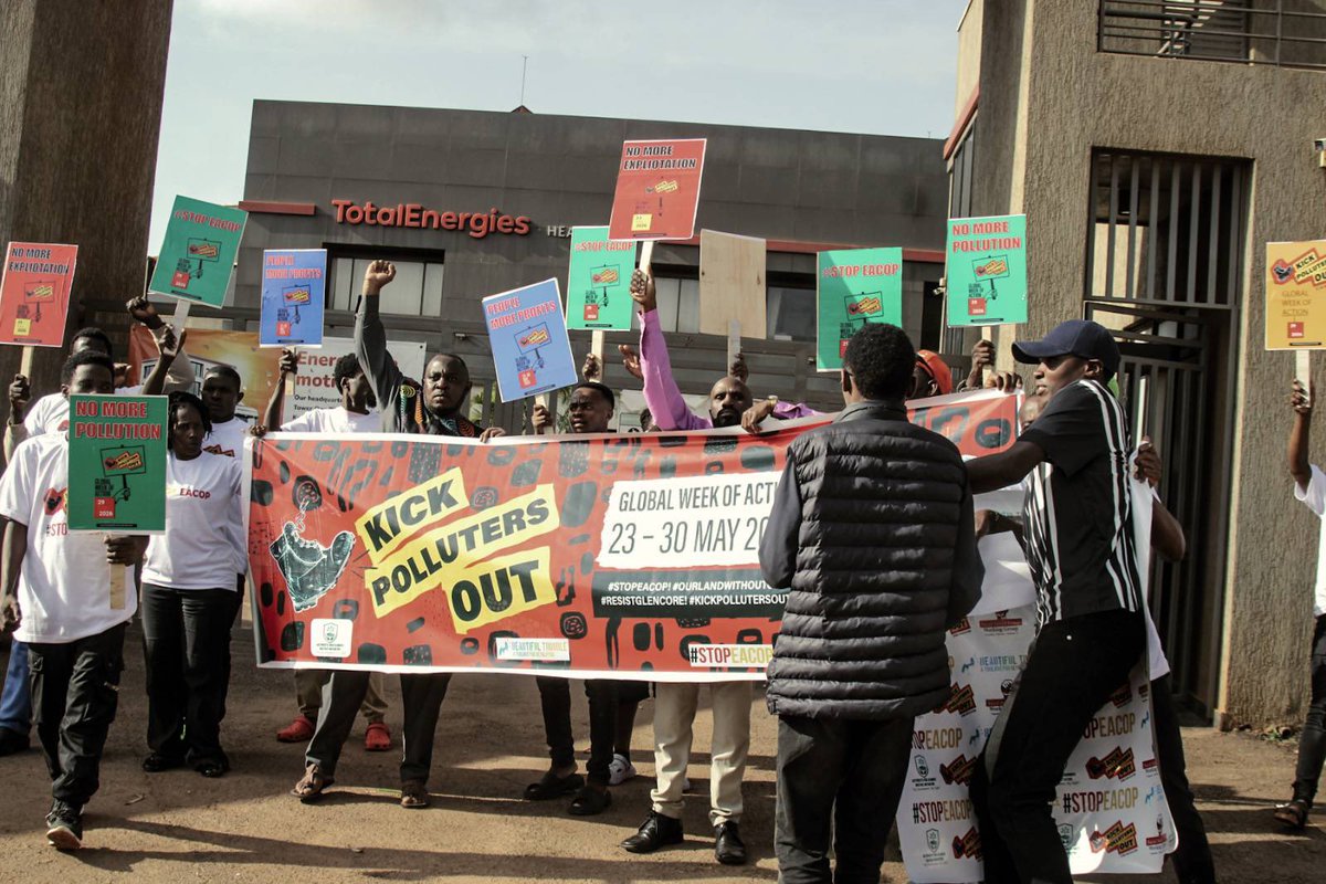 yecaug's tweet photo. Ahead of TotalEnergies AGM, activists in Uganda gathered outside the company's headquarters in Kampala in solidarity with the EACOP project-affected people. The contrast between corporate gain and community pain couldn't be sharper. #KickPollutersOut #StopEACOP #StopMozGas https://t.co/iTEWZ4gNq9