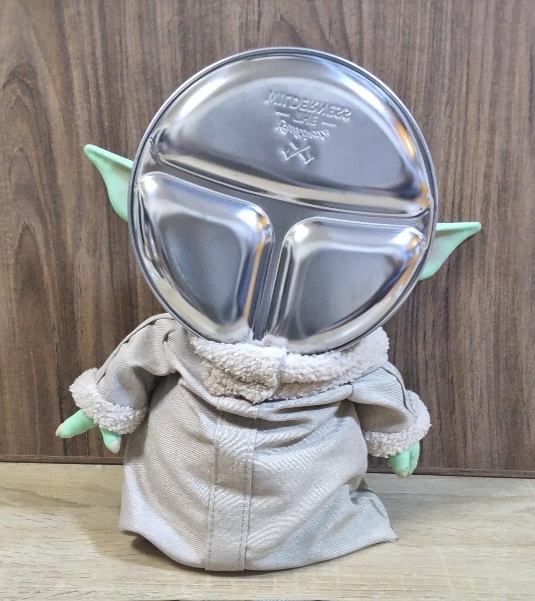 Padawan_Order's tweet photo. マンダロリアンお面🔘

#セリア https://t.co/yh1ILOmPcA