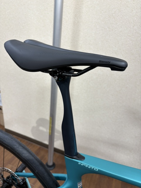 IKY_Bianchi's tweet photo. 【新型INFINITOが到着！】
ビアンキ京都店です。

【 INFINITO 105 DI2 12s 】

本日、京都店に新型INFINITOのメタリックチェレステカラーが到着致しました！

気になっていた方は是非店頭スタッフまでご相談ください。

#bianchi #ysroad #ビアンキ京都 #ワイズロード京都 https://t.co/17rkxMZPCt