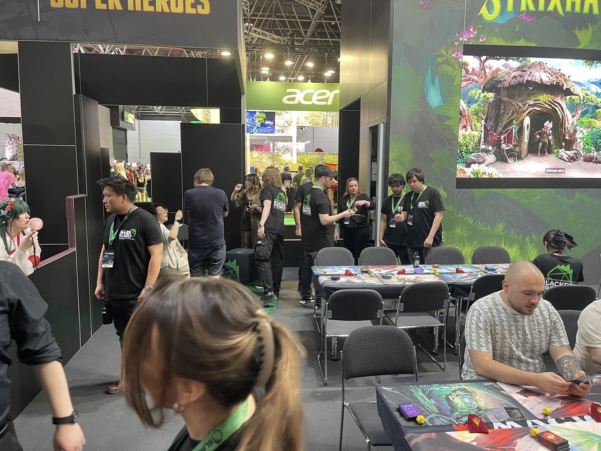 dr_piku's tweet photo. #Dokomi just started!
Come say hi and join our journey to get your oversized Fantastic 4 #MtG cards. 😎 https://t.co/2mZnkKrfbX