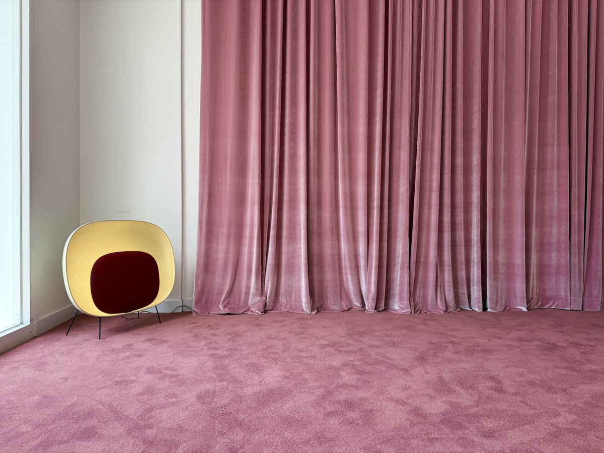 ODDAmagazine's tweet photo. “The Seoul Pop-up” celebrating ODDA Korea 10.

A space to discover more about us, read, get an ice-cream and relax.

May 28-29. Seoul
#ODDAKorea https://t.co/OMqi6mQBex