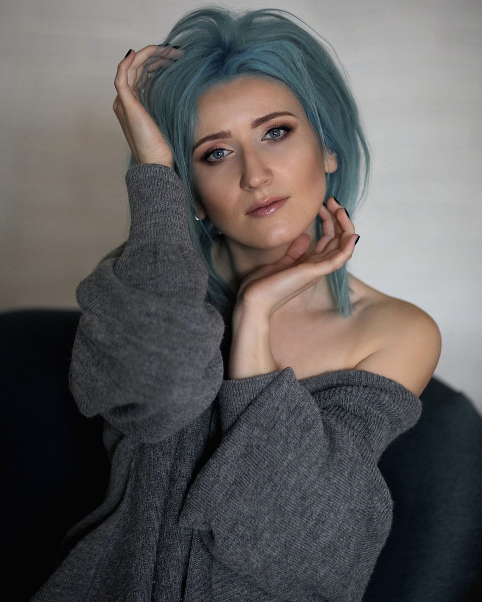 bluediamondart's tweet photo. Blue Diamond pozuje fotografom, malarzom, grafikom, rysownikom, rzeźbiarzom. W zakresie pozowania ma zdjęcia zmysłowe, buduarowe, w bieliźnie, nagości zakrytej, akty artystyczne, portretowe, modowe, komercyjne, reklamowe, makijażu, stylizowane. E-mail: bluediamondpoland@gmail.com https://t.co/mXje6A3smv