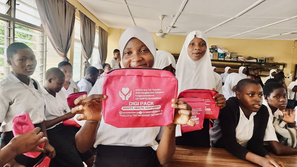 Ayanfe_ngo's tweet photo. 🎒✨ Day 1 of our #WorldMenstrualHygieneDay outreach!

AYANFE Initiative visited Abadina College &amp; Cheshire High School, equipping girls with menstrual health education &amp; AYANFE DigiPacks.
Because every girl deserves dignity &amp; confidence

#AYANFEInitiative #PeriodProud #Menstrual https://t.co/h7mNJGUukM