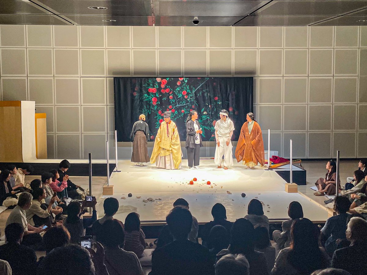 kinsei_light's tweet photo. やなぎみわ『黄泉平坂~排斥と遊戯』@大阪中之島美術館 HALL 公演
明日5/30も2回公演があります。中之島美術館での公演は明日が最後で、最終回は混雑が予想されますが、1回目は11時開演ということもあり、当日券で入られてもまだ余裕を持ってご観覧いただけます。
僕は照明で参加しています。
#黄泉平坂 https://t.co/urqy3Sq76V