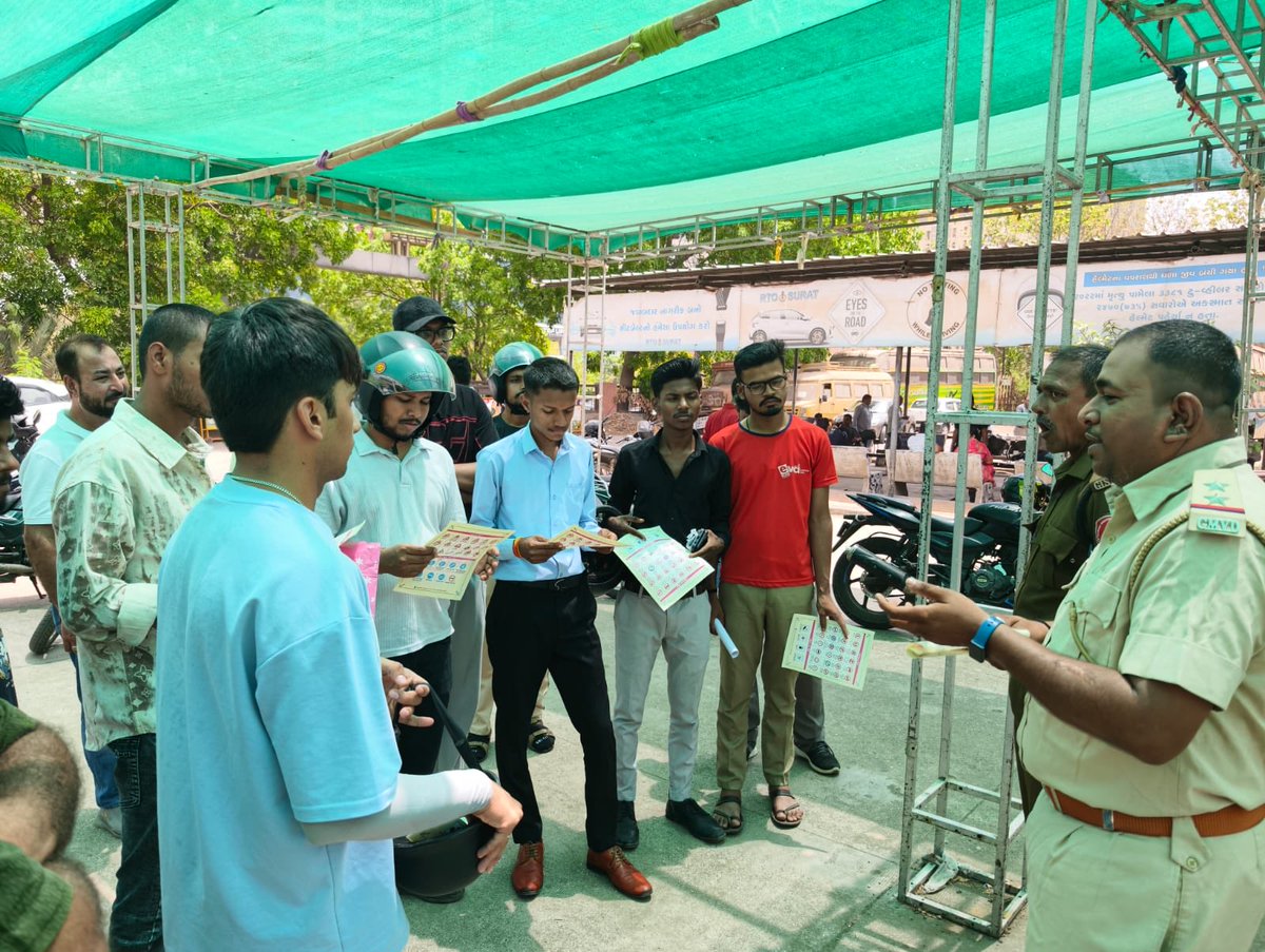 rtosurat's tweet photo. RTO OFFICE SURAT દ્વારા  તા: 29-05-2026 ના રોજ આરટીઓ કચેરી સુરતના ઇન્સ્પેક્ટર શ્રી દ્વારાં વાહન ચાલકોને સલામત પરિવહન અંતર્ગત અને રોડ અકસ્માત અટકાવાના હેતુસર રોડ સેફ્ટી અંગે માહિતી આપવામાં આવી. જેમાં હેલ્મેટ, ઈન્સુરન્સ,PUC, 
"રાહવીર/PM-RAHAT યોજના"અંગે માહિતી આપવામાં આવી. https://t.co/trIk2pVGGo