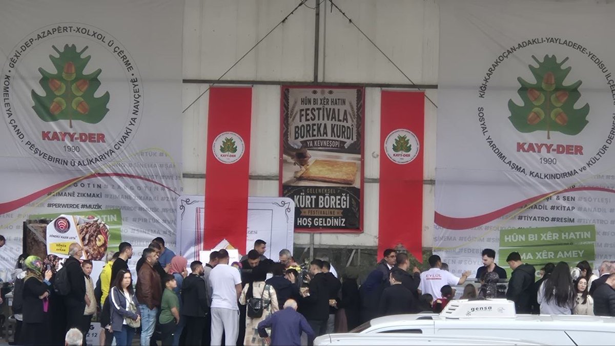 dempartistanbul's tweet photo. KAYY-DER'in geleneksel olarak düzenlediği Kürt Böreği Festivali'ne İl Eşbaşkanımız Arife Çınar, milletvekillerimiz Ömer Öcalan, Ömer Faruk Hülakü ve yöneticilerimizle birlikte katıldık.Halklarımızın kültürel değerlerine, birlikte yaşam iradesine ve dayanışma geleneğine sahip çıkmaya devam edeceğiz.