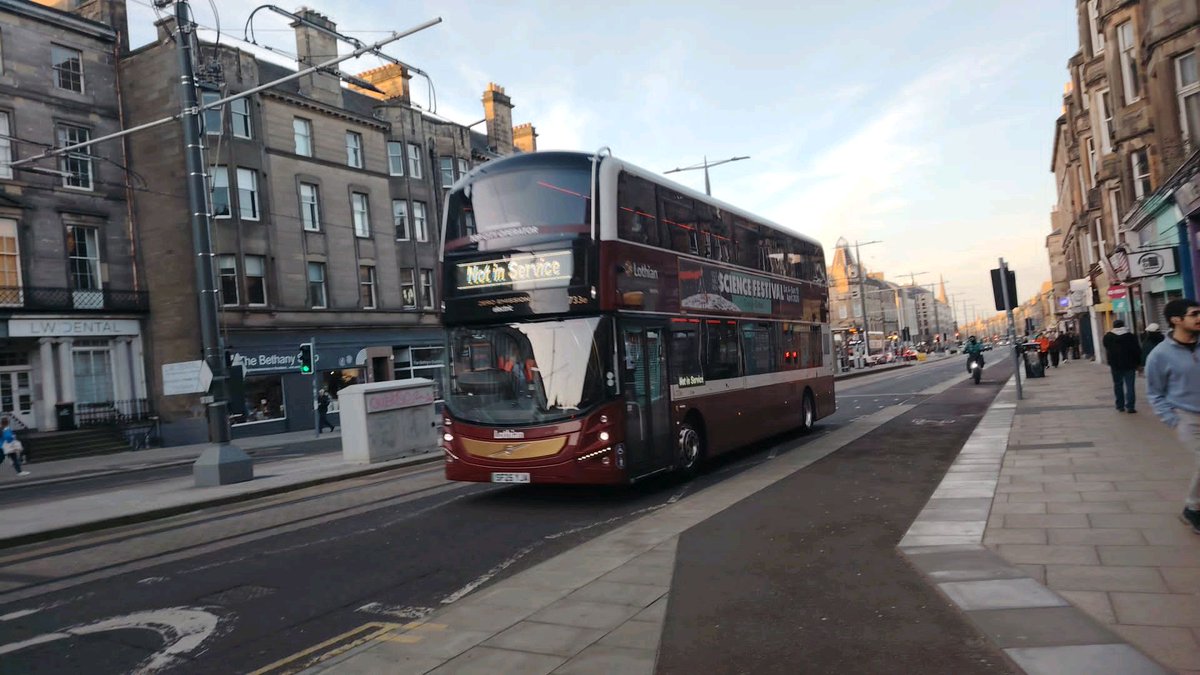 dbonanno1998's tweet photo. Volvo MCV electric di Lothiancity in transito fuori servizio https://t.co/2IxIxSLVXb