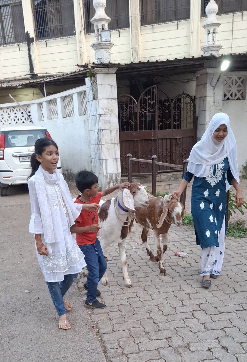 jbcharitabletru's tweet photo. #MashAllah #Alhamdulillah #Family #MyFamily
#Eid_Al_Adha_Mubarak
#EidAlAdhaMubarak
#EidAlAdha
#Eid #2Eid #3Eid
#EidAlAdha2026
#Devnar
#JBCharitableTrust
#RotiBank #RotiBankKapadiaNagar
#KapadiyaNagar #NGO #MumbaiNGO
#SalauddinAnsari #JBBhai #SocialMedia
#Highlight #Everyone https://t.co/2OakoIv726