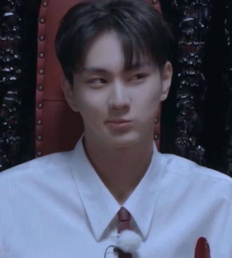 didakdma's tweet photo. 웅 왼쪽 가짜 뚱새침이고 오른쪽이 진짜 뚱새침이야 https://t.co/abLtvj6rb5
