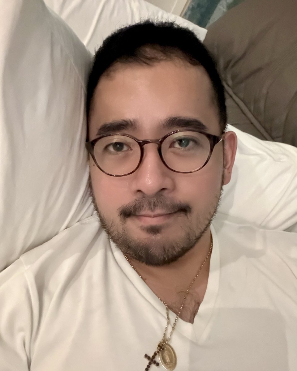 MatchaMoogle's tweet photo. Hate being sick, because honestly, who does? But the work grind doesn't stop. Can’t wait to recover and get back to the gym. https://t.co/3xGgcdQ2Ef
