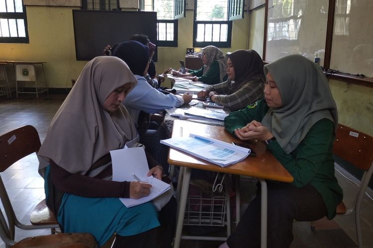 UpdateNasional1's tweet photo. Pelaksanaan Seleksi Penerimaan Murid Baru (SPMB) Sekolah Maung di Jawa Barat menuai perhatian publik.

🔔 Ikuti Update Di WA ➞ https://t.co/AyQMVmJAva

📰 Cek Berita Lengkapnya ➞ https://t.co/5QcMfsy3hE

#masadepancerah  BBTF 2026 #SEONGHYEONxWKorea #Cathy17thSpringtime https://t.co/NvY8yuGujH