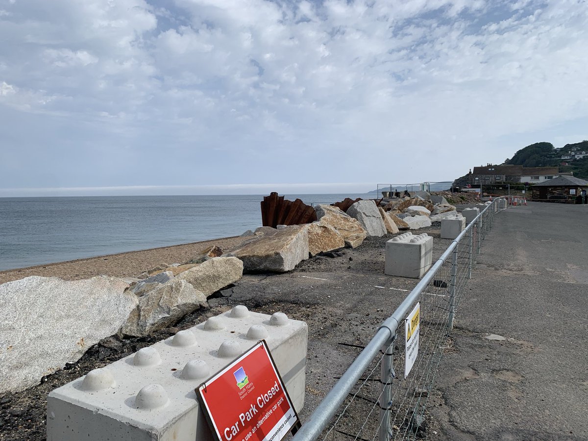 paul339's tweet photo. @StartBayInn 
My wife and I Travelled down for the day from Worcestershire just to have fish and chips at the start bay inn, also brought a t shirt. 
Wonderful place devastated to see the damage with own eyes https://t.co/ZJGUi6PVeS