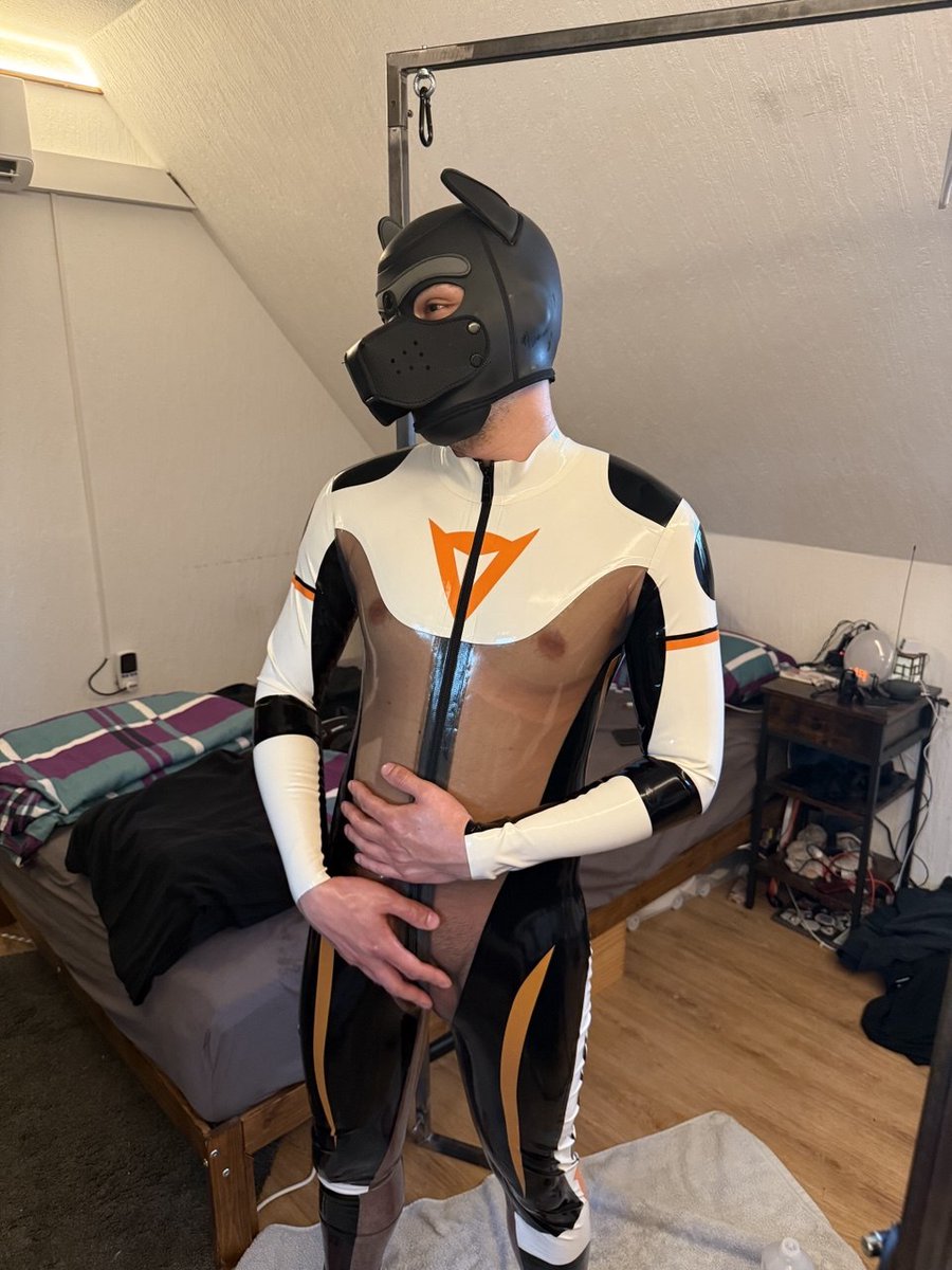 luca_l04's tweet photo. Got some new Rubber Suit hope u enjoy the view 👉👈 https://t.co/wtsDqFn3j1