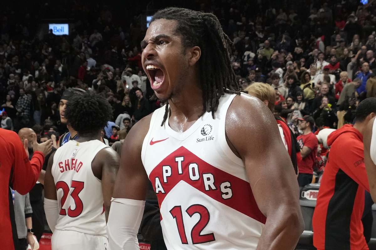 SleeperRaptors's tweet photo. Carmelo Anthony thinks the voters messed up big time leaving Collin Murray-Boyles off the All-Rookie First Team.

"This is a kid who nobody was expecting anything from. He go out there in Toronto, help those guys make the Playoffs, compete in the Playoffs, and he played a very, very big role on the Toronto Raptors team this year."