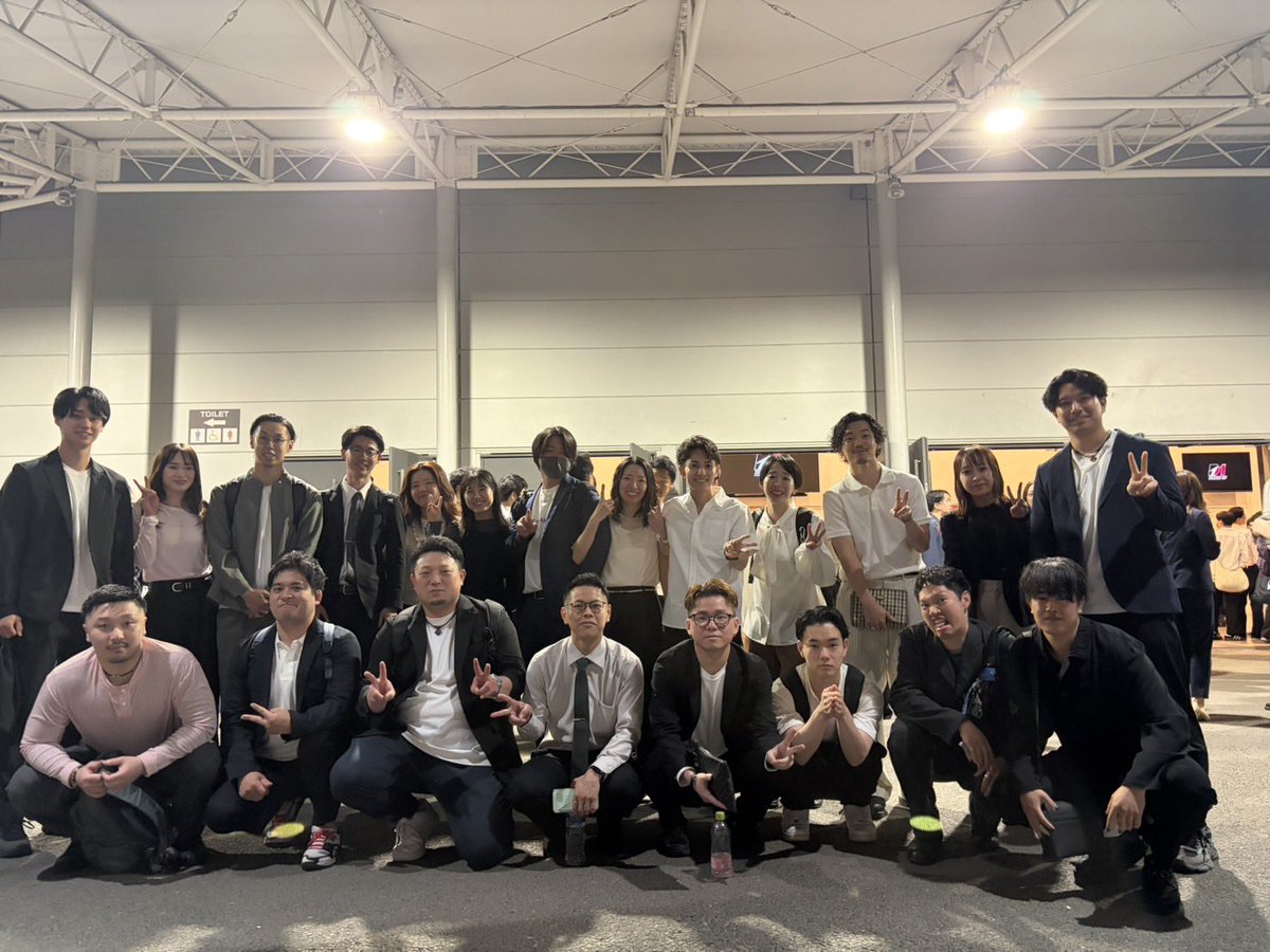 tkhs03_sj's tweet photo. 2度目の個人賞、嬉しい限りです✨
また小黒さんと一緒に壇上に立てた事が本当に嬉しかったです！
『また頑張ろう！』って思えるし思わせてくれる人達が沢山いる。
会いたい人達にも会えてすごく楽しい1日でした！

まずは、一区切り。
次は店長として、店舗のみんなと来れるように！ https://t.co/F884KjTuW0