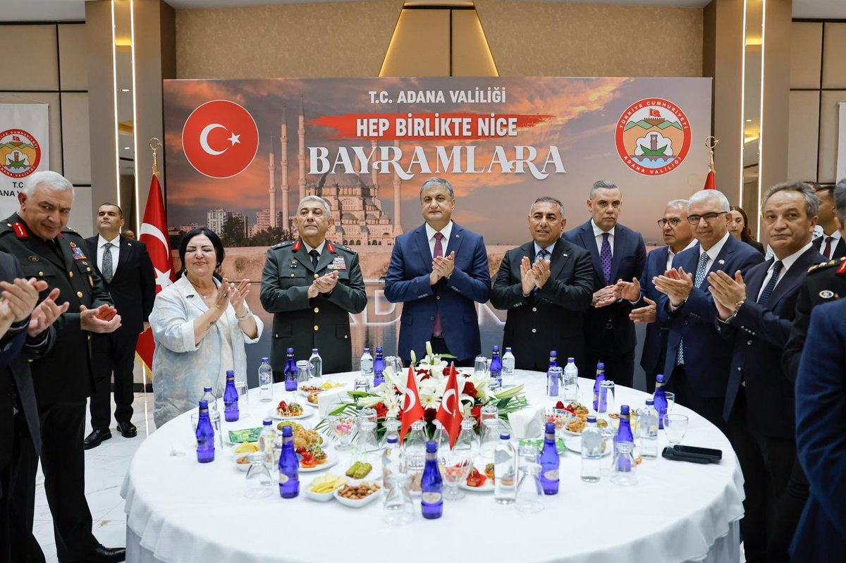 daimfed's tweet photo. Adana Valiliğimiz ev sahipliğinde, Kurban Bayramı dolayısıyla düzenlenen bayramlaşma programına katılım sağladık.
Adana Valimiz Sayın Mustafa Yavuz başta olmak üzere programa iştirak eden protokol üyeleriyle bayramlaştık.
Kurban Bayramı’nın; toplumsal dayanışmanın güçlenmesine, kardeşlik ve birlik ruhunun pekişmesine vesile olmasını temenni ediyoruz.