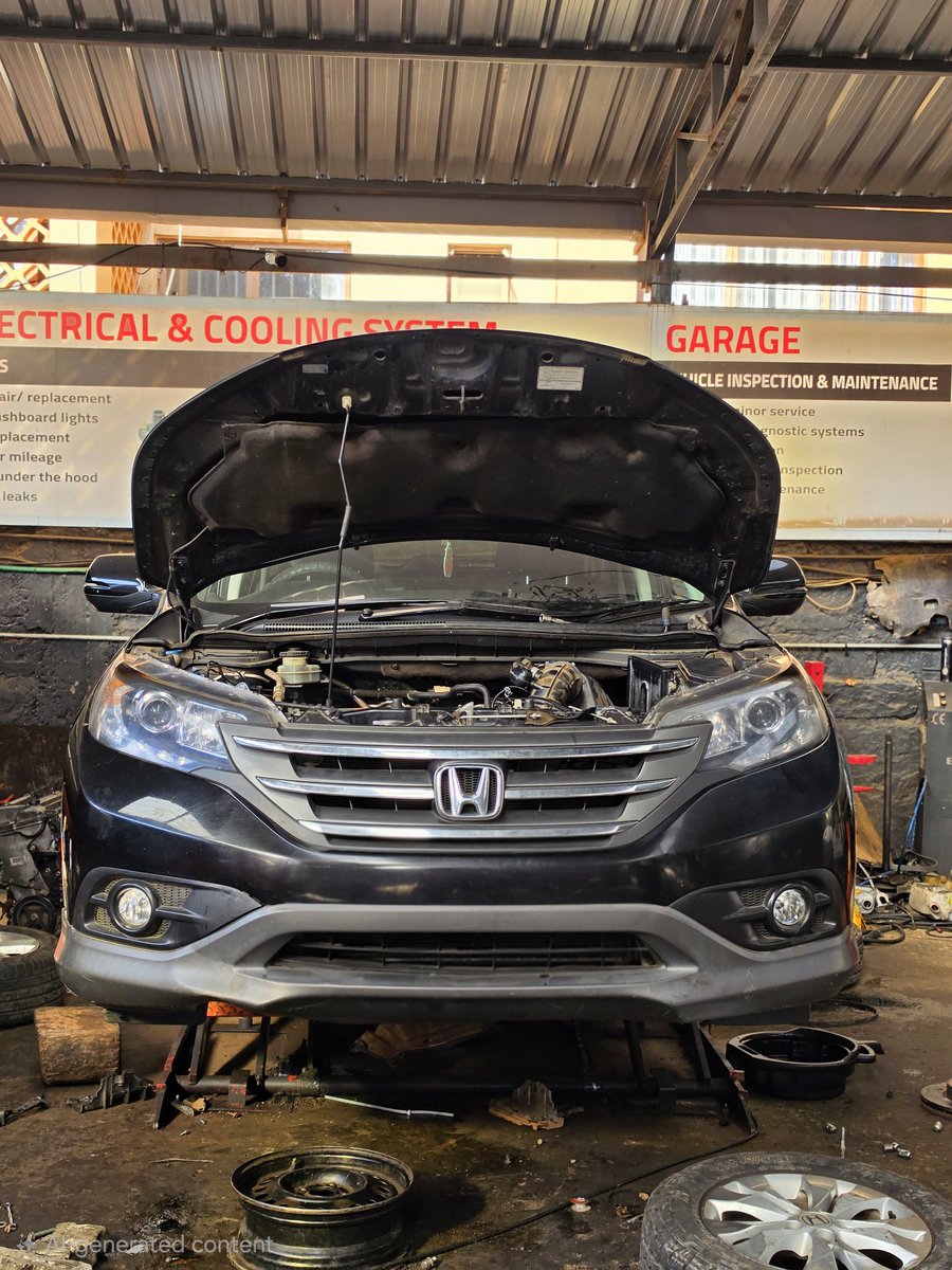 4Real_KE's tweet photo. Most people don't know that Hondas are as reliable as Toyotas. https://t.co/YQngToPPlu