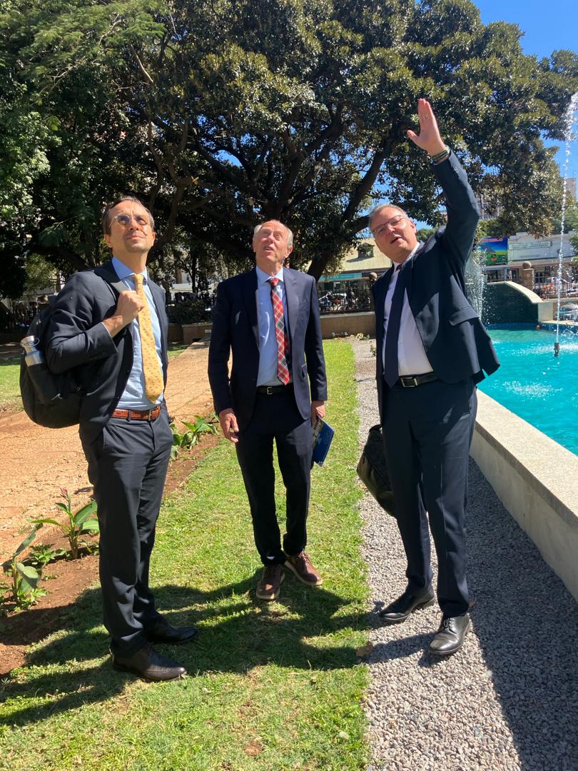 SwissEmbZim's tweet photo. 🇨🇭🇿🇼 Ambassador Stéphane Rey joined Bulawayo Mayor Senator @DavidColtart &amp; partners to tour the Highlanders Safe Market site, where Switzerland is supporting a USD200,000 to the @CityofBulawayo upgrade to improve safer, dignified &amp; resilient trading spaces for informal traders. https://t.co/HMFzElgqi3