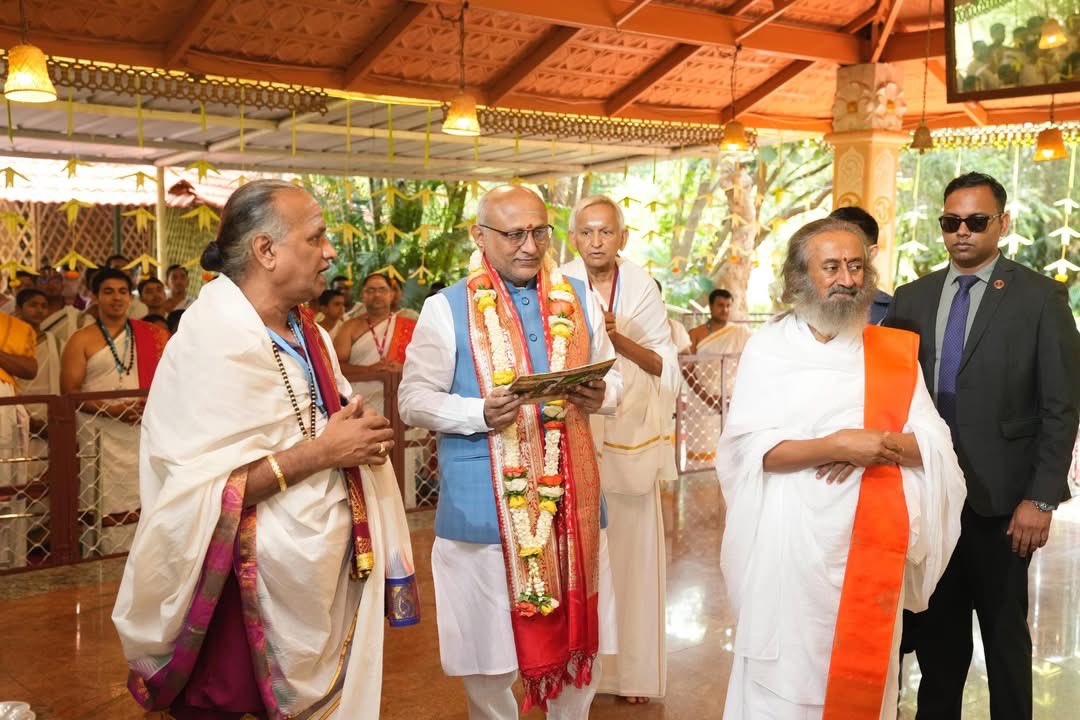 CPR_VP's tweet photo. Blessed to offer prayers at Ganpati temple at Art of Living Ashram in Bengaluru today. 

@ArtofLiving https://t.co/z5vod7OyU0