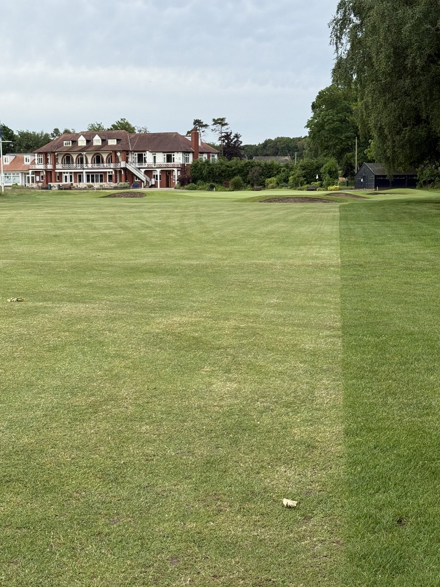 RobMarchbank's tweet photo. Motivating the team for the weekend ahead. Appraisal time @UK_Husqvarna 
Performance - excellent 👏 
Perimeter Cuts - sharp 🔪 and straight 📏 
Goes above and beyond working through the night @FairhavenGolf https://t.co/J5GaoqVLKY