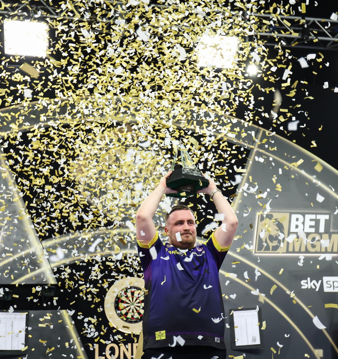 DartsCorner's tweet photo. The greatest Premier League Darts final of all-time? 🤯

Pictures: PDC https://t.co/fshxS6Fe59