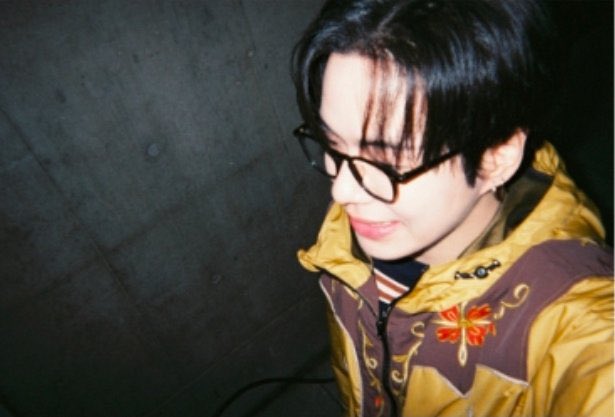 jaehyukified's tweet photo. jaehyuk in specs #icannot 😭 https://t.co/h3QJVsj0vG