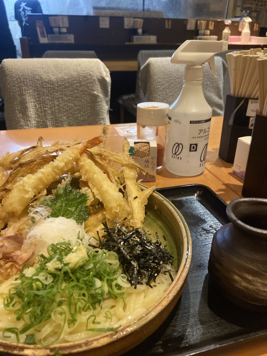Emma_8000000's tweet photo. 思い立って博多。ジスモンチの前にうどん。 https://t.co/3ArXKhmh1d