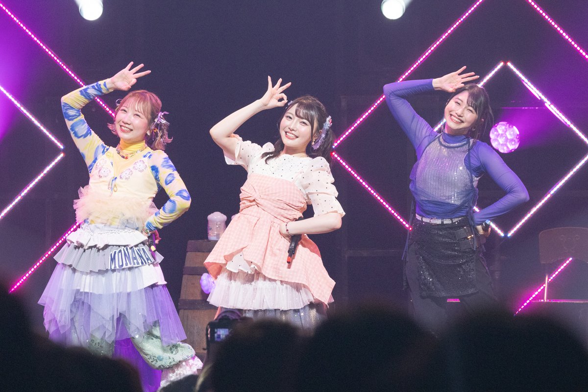 seigura's tweet photo. 10周年イヤーを締めくくる打ち上げで、ファンと乾杯🍻
「TrySail 10th Anniversary Live 2026 “Cheers!!!”」
神奈川公演を独自レポート🩷💙💛

https://t.co/EzcZJAuE9W

#TrySail #Cheers!!! #麻倉もも #雨宮天 #夏川椎菜 https://t.co/NDcQHA32Ry