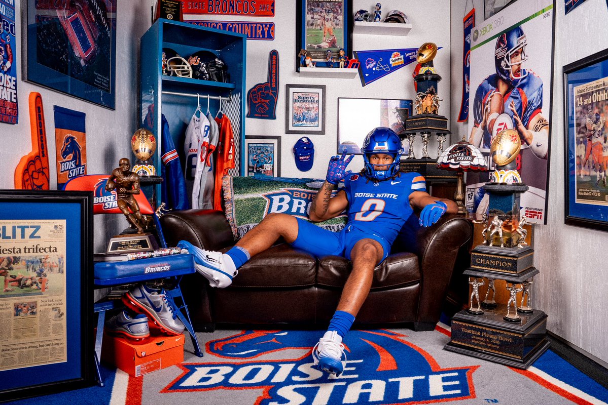 Juice_GR's tweet photo. 🏠🏠??
@BroncoSportsFB @CoachCollins46 @Coach_Ander5on @STMCT_Football @BCollierPPI @JoeMento @martin_manson3 https://t.co/4528uiSE0q