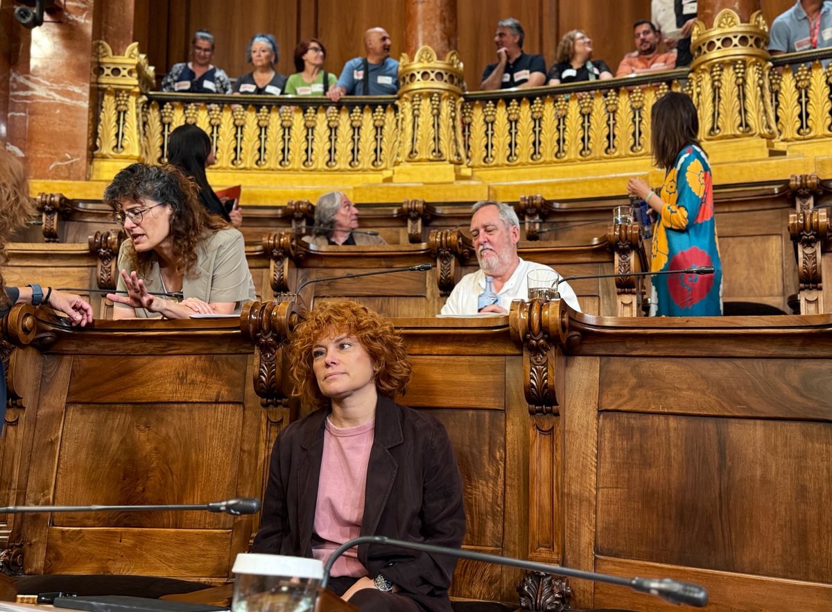 ERCbcn's tweet photo. 🏛️ @ercbcn reivindiquem la nostra Barcelona al plenari d'avui:

1️⃣ Regulem l'entrada de turistes als Búnquers del Carmel
2️⃣ Eliminem el terme 'Festa Major' de les celebracions del Tour
3️⃣ Homenatgem Josep Sunyol, diputat d'ERC i president del Barça

📲https://t.co/DkzeRIZRmd https://t.co/SVt1RayhKK
