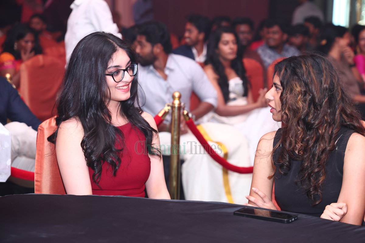 ChennaiTimesTOI's tweet photo. #AnoushkaAjithKumar turned heads in a stunning red dress at an event in Chennai!
#Anoushka #AjithKumar https://t.co/ojcelWeDBV