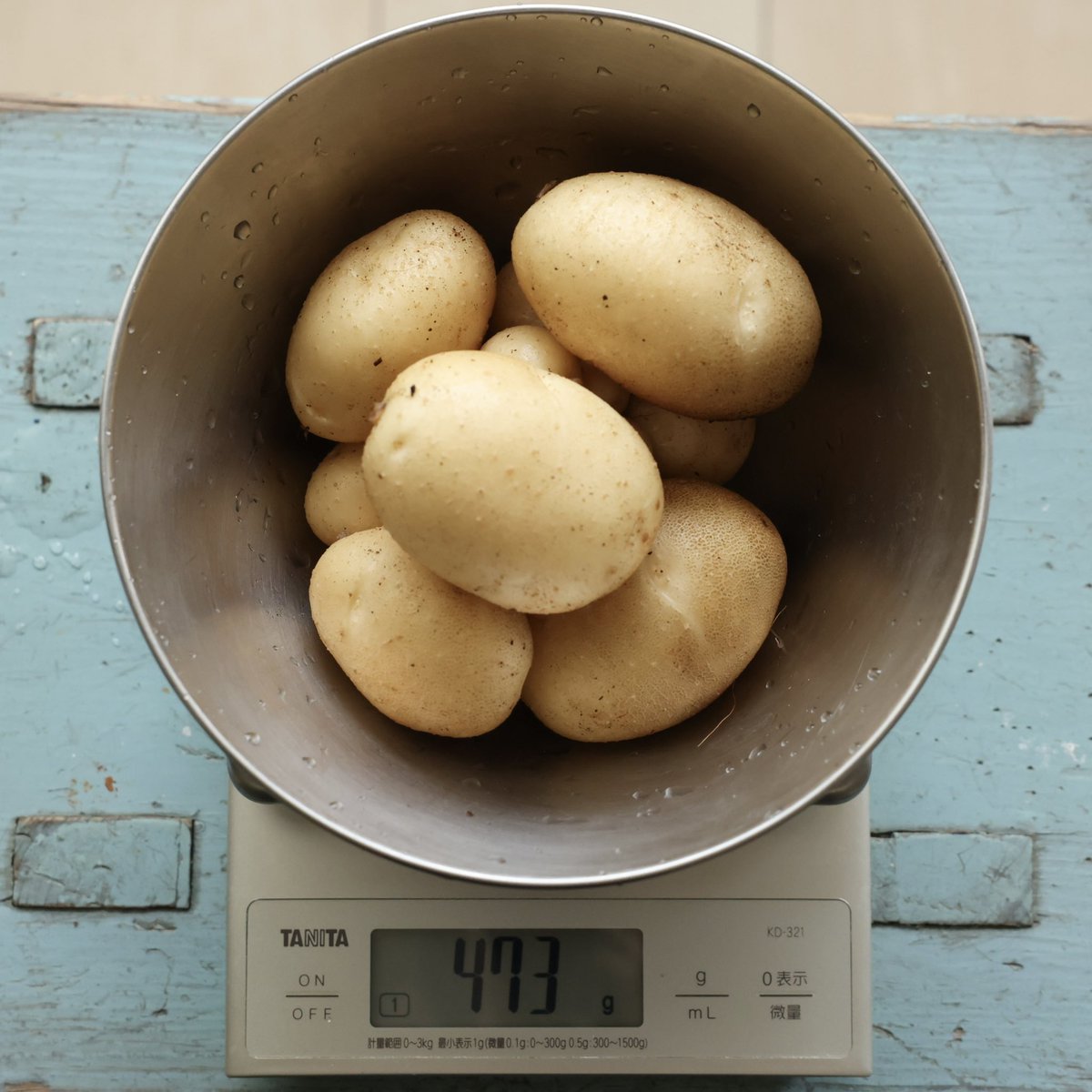 casha_casha's tweet photo. 植え付けから106日目
完全に枯れ込みましたので、本日ポテトバッグ収穫しました

1号→総量471g、最大198g

2号→総量473g、最大94g

去年の半分くらいの収量でした💦
数日暑い日が続いたのが敗因でしょうか…来年の反省にして、美味しく頂きます🥔

#ポテトバッグ甲子園2026 #プロトリーフ　#カルビー https://t.co/kFlVu9NUhf