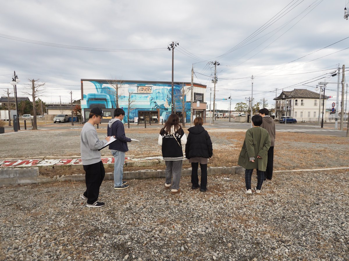 dojyosaisei's tweet photo. 👣思い出と歩く双葉町👣
今を歩き、移りゆく町の景色や記憶を感じてもらいたい。
そんな思いから、震災前・現在・続く思いをまとめたマップが完成しました。制作は「双葉町を巡る１日」を動画シェアしてくれた福島大学の学生の皆さん。ぜひ双葉町でご覧ください🌱 #福島その先へ https://t.co/PA1pRGRw8a