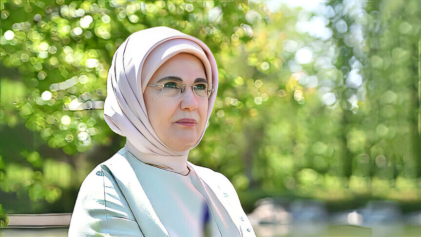 anadoluajansi's tweet photo. Emine Erdoğan, İstanbul'un fethinin 573. yıl dönümüne ilişkin NSosyal hesabından paylaşım yaptı ⤵️

— Peygamber müjdesi olan İstanbul'un fethi, yalnızca bir şehrin değil, ilim, adalet ve hoşgörüyle yükselen büyük bir medeniyet anlayışının da zaferidir

— Bu kutlu fethin 573. yıl dönümünü kutluyor, cesareti, feraseti ve liderliğiyle tarihe yön veren Fatih Sultan Mehmet Han'ı, kahraman ordusunu ve bu aziz toprakları bizlere emanet eden tüm şehitlerimizi rahmet ve minnetle yad ediyorum

https://t.co/Ift8mQqNDk