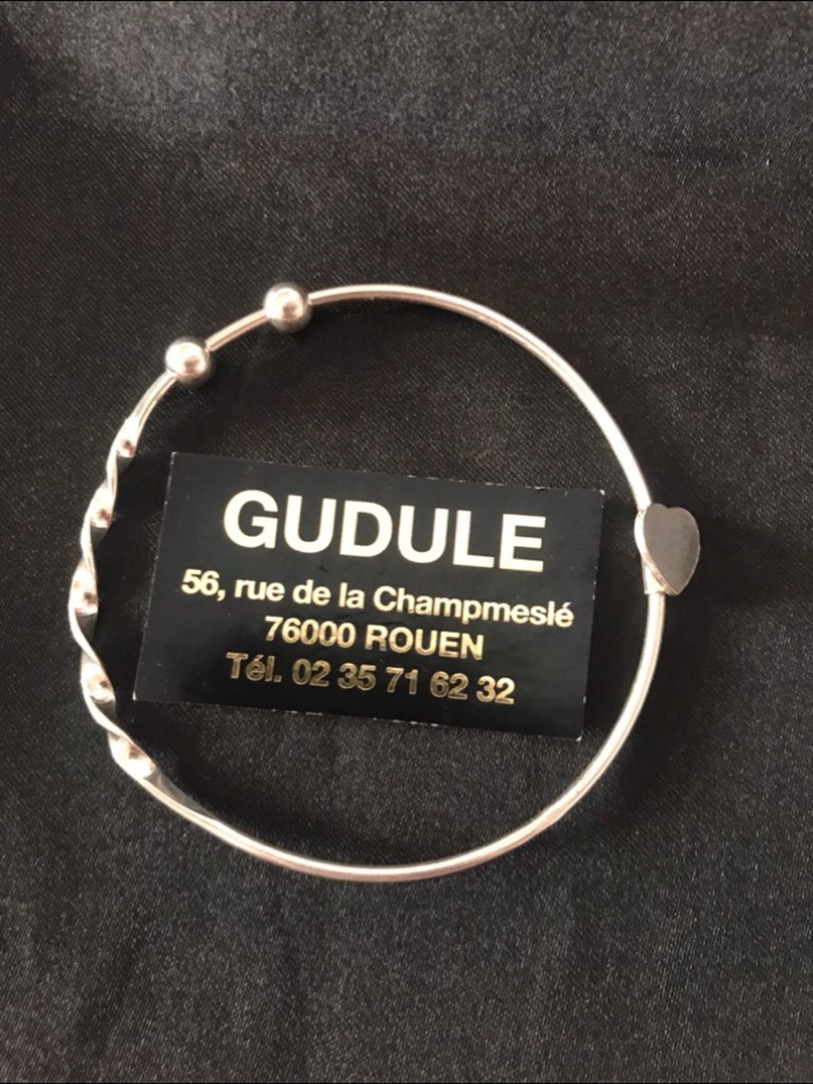 GuduleRouen's tweet photo. Ce vendredi 29 mai votre boutique #Gudule de #rouen est 🌞 ouverte 🌞 de 9h30 à 13h et de 14h à 19h.
😍 nouvel arrivage😍
#bracelet #jonc #coeur #argentmassif sans nickel dans votre #boutique #gudule de #rouen #bijouxaddict #Gudule_Rouen #bijouxrouen #gudulerouen https://t.co/68bgooHmci