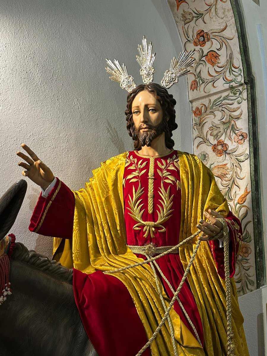 pollinicamarbe's tweet photo. 🔊NOTICIAS 🔊

Nuestro Padre Jesús de la Misericordia y María Santísima de La Paz y Esperanza, ya lucen ataviados con motivo de la Solemnidad del Corpus Christi. 

Vestidor: @sanchezxampii

#Misericordia #PazyEsperanza #SoyPollinico #Marbella #Corpus2026 https://t.co/5e0eG8C3iS