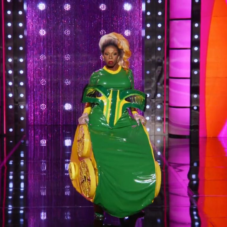 ka_morian0121's tweet photo. VIVACIOUS OMGGGGG 😭😭😭😭

#DragRace #AllStars11 https://t.co/WRNP3r4nsZ