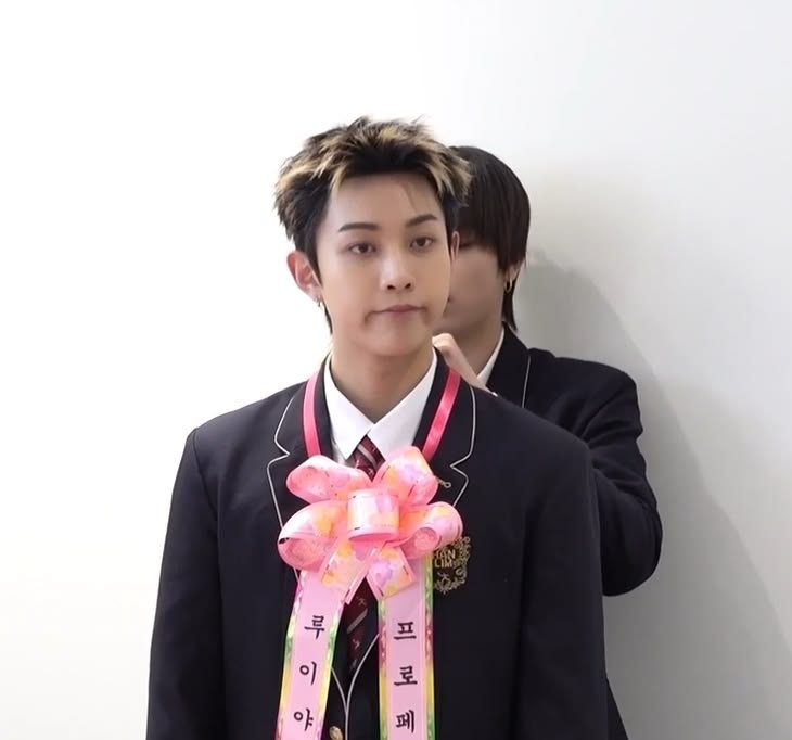 새깅woo진 tweet media