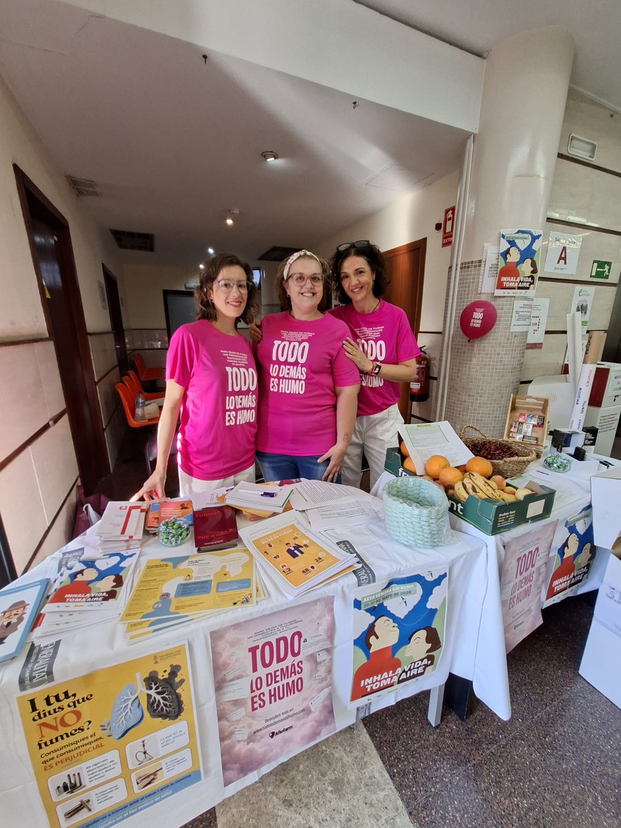GVAlaRibera's tweet photo. 🚭 Hui, el Centre de Salut d'Alzira I instal·la una taula informativa amb motiu del 31 de juny #DiaMundialSenseTabac per a conscienciar sobre els riscos de fumar i promoure una vida sense fum. 💙

#DíaMundialSinTabaco #SinHumo  #HospitalLaRibera #CuidemJuntsSomLaRibera https://t.co/G3I12CyvHq