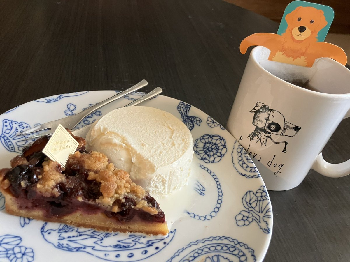 2555rioka's tweet photo. ＃パティスリーパダクシオン　さんのアメリカンチェリーの焼き込みタルトを頂く！

少し温めて、バニラアイスを添えて…チェリーの酸味と甘さのコラボ最高！！
果肉がしっかりしていて、食べ応えあり、とても美味しかったー
🍒✨✨ https://t.co/9GOzMXfODK