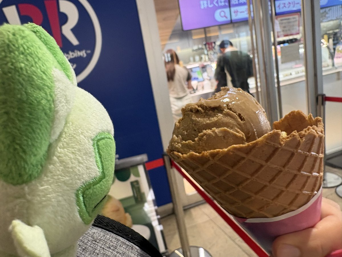 RunnningCat's tweet photo. アイス食べてたら外国人観光客集団から道を聞かれる、これが私のGoフェス https://t.co/ujKpkRzqin