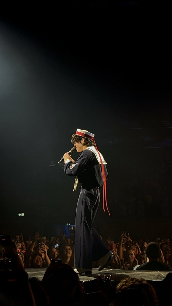 miwirry's tweet photo. what the fuck https://t.co/lUZzs7P7yg