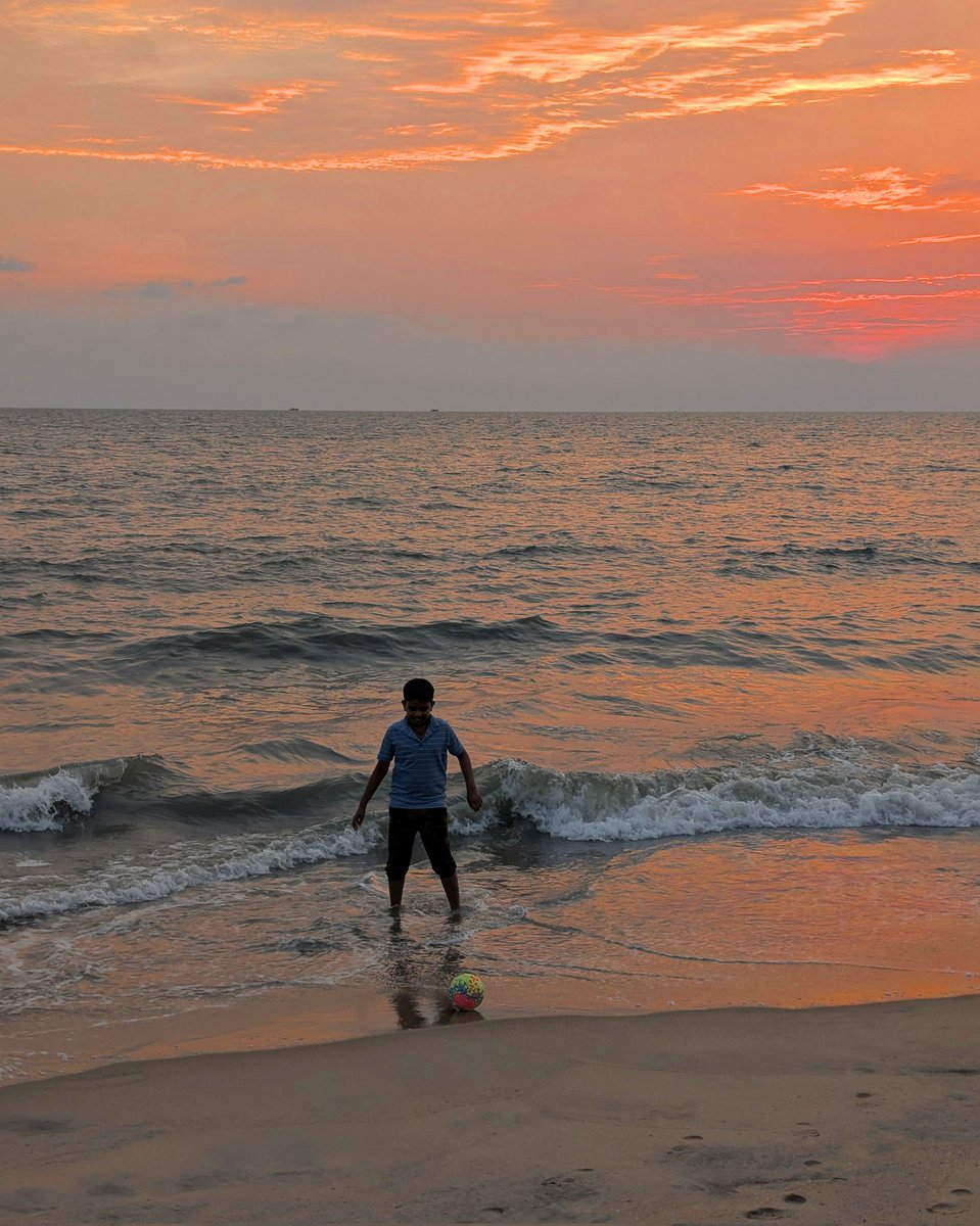Arjun37680793's tweet photo. Golden Hour and Soccer ⚽
📸 #pixel7
Edited in #snapseed
#teampixel #shotonpixel https://t.co/7i5MNnDKWL