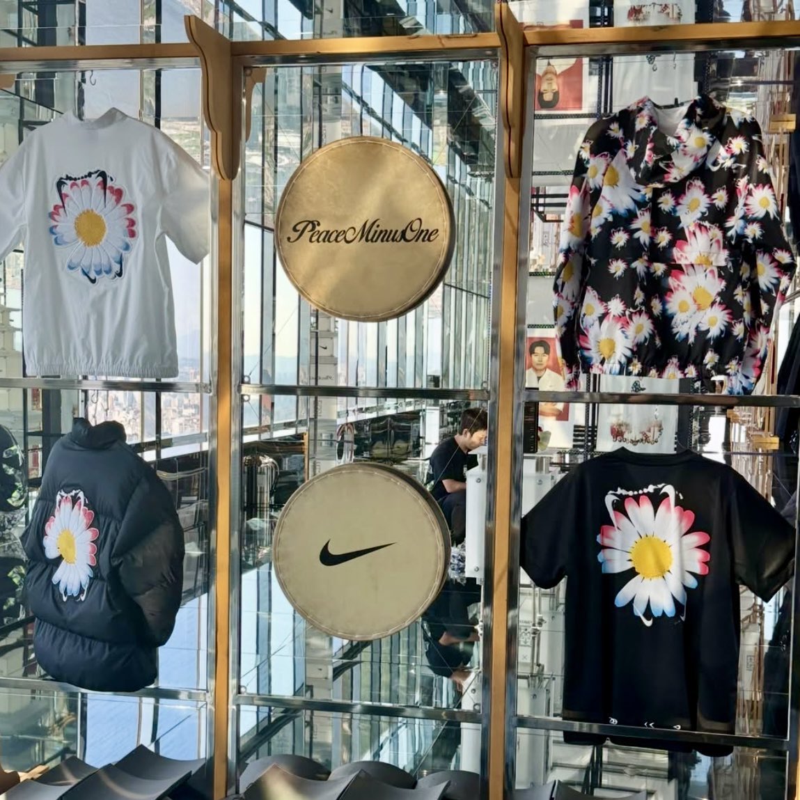 fullress's tweet photo. 【2026年 6月 発売予定】
PEACEMINUSONE × NIKE "World Cup Korea" (ピースマイナスワン ナイキ "ワールドカップ コリア" G-DRAGON)

・コラボカプセルコレクションが公開

https://t.co/2MkKqFFEEJ https://t.co/LxxiJiVGIV