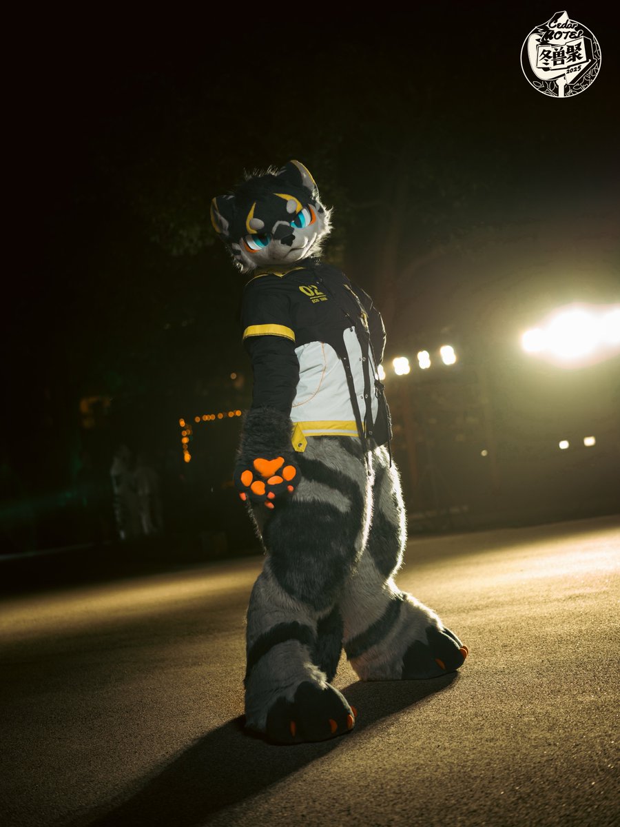 furrychina's tweet photo. 【 #FursuitFriday from #WFF2025 】  
Produce by GUD.CC-Photographers  
Photographer：贤云 @xianyunyanba
Shanghai·WFF2025  
Official Website: https://t.co/velCALVByh https://t.co/HbipLDa6wX