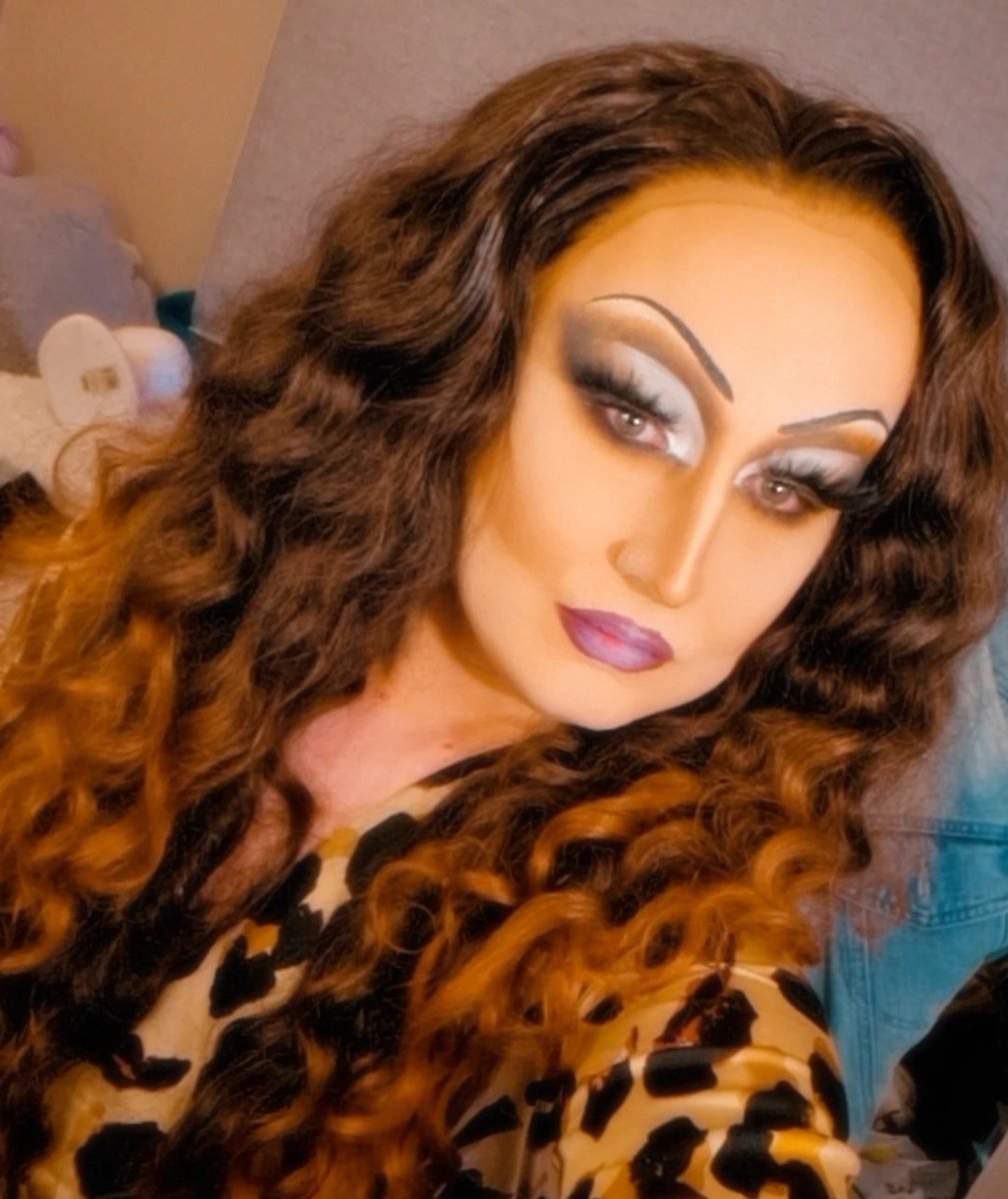 MizChezza's tweet photo. | 💋 Happy Birthday Diva!!! 32 and still Cranking It!! 💋 | Dead by Daylight | AUS | 

 -> -> -> https://t.co/M2PugBdmtr https://t.co/eL6yXD4DRd